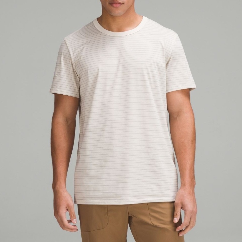 Lululemon Men's Fundamental Short Sleeve Shirt‎ Cream Medium